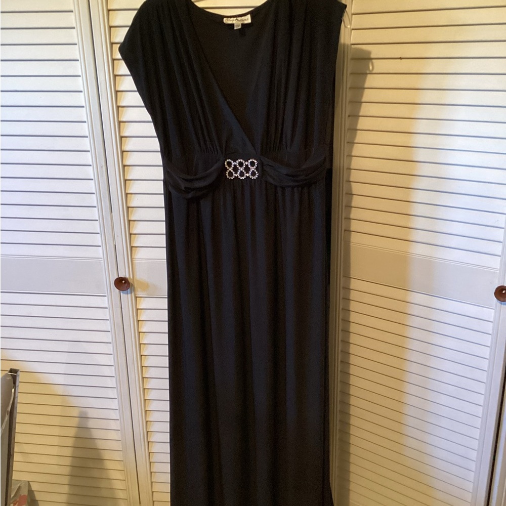 Olivia Matthews ladies long black cocktail dress, size 14P